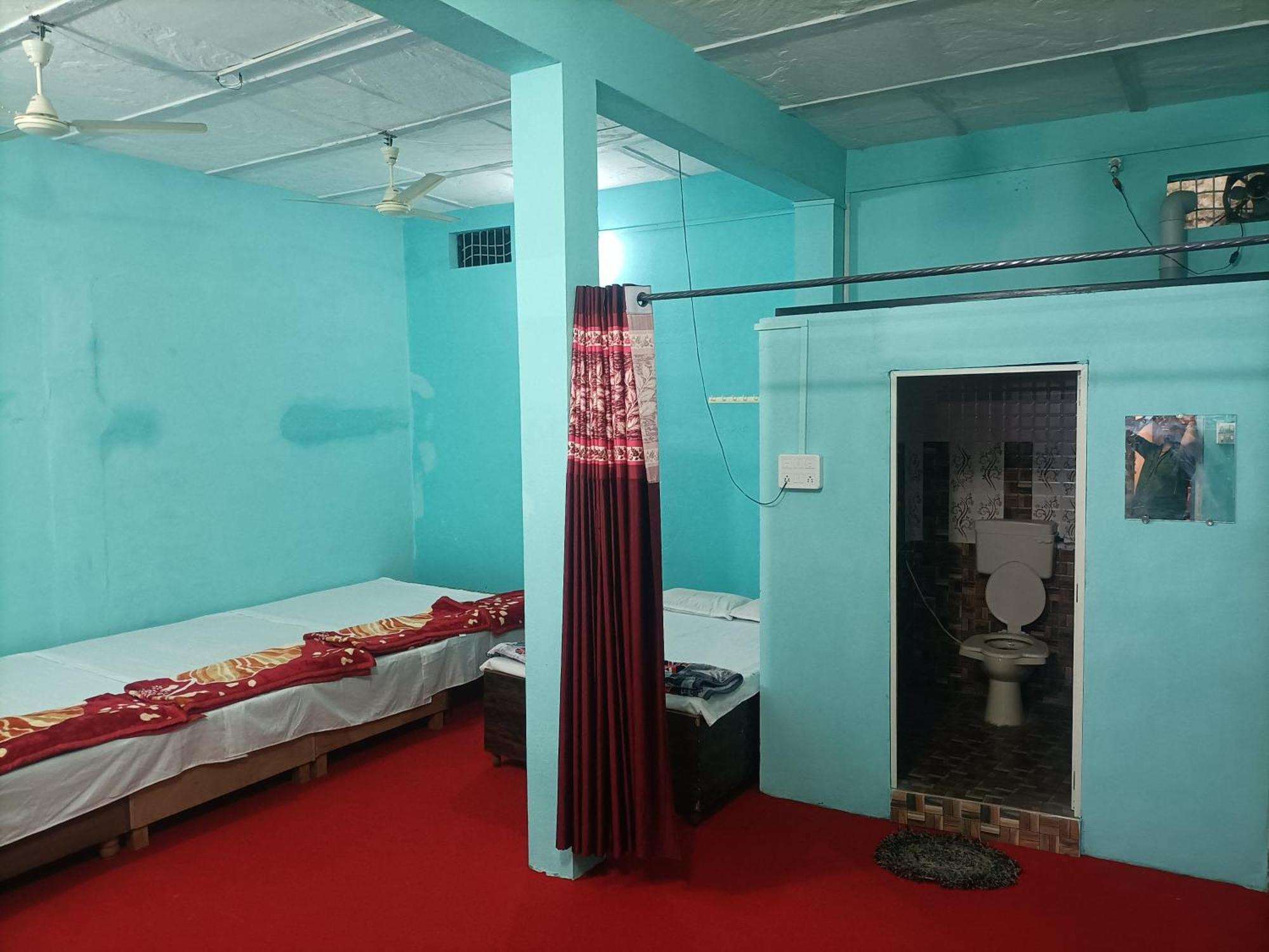 Shri Gamya Guest House Ujjain Buitenkant foto